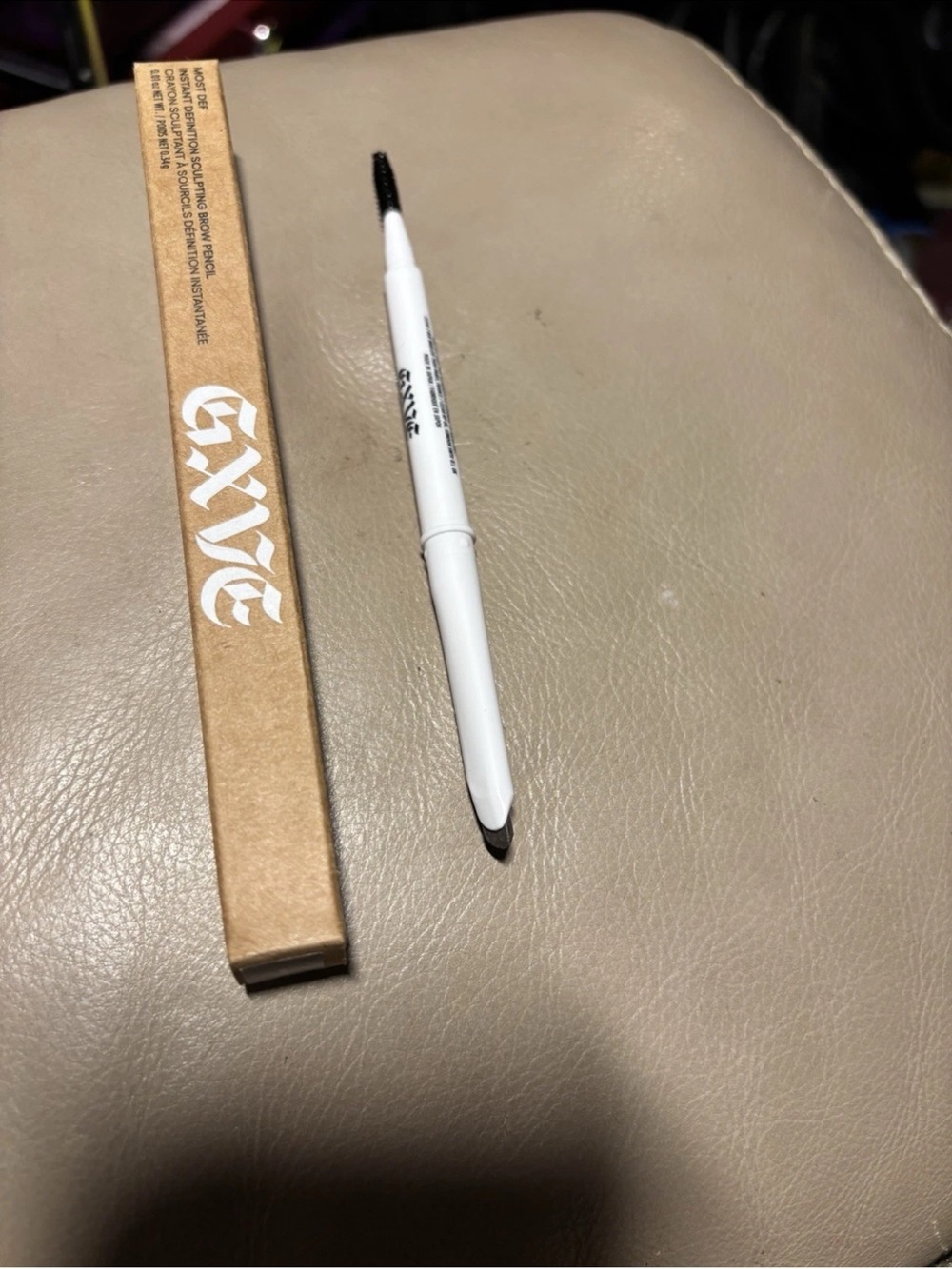 GXVE Most Def Instant Definition Sculpting  Dual-Ended Brow Pencil in Shade 5